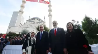 Emine Erdoğan'dan Namazgah Camisi paylaşımı