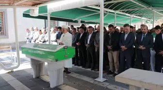 Kamyonla Çarpışan Hafif Ticari Araçtaki Öğretmen ve Sürücü Hayatını Kaybetti