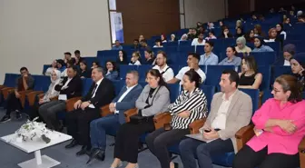 Oyuncu Sefa Zengin ve senarist Hilal Çelenk, Afyonkarahisar'da sinemaseverlerle buluştu