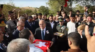 Pençe-Kilit şehidi Elazığ'da toprağa verildi (2)
