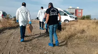 Van Gölü Sahilinde 13 Gündür Kayıp Öğrenciye Ait Kıyafetler Bulundu