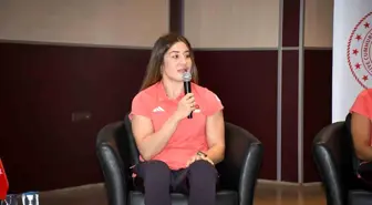 Zirvedeki Sporcu Buluşmaları Gençlerle Buluştu