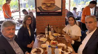 Domuz eti skandalıyla gündeme gelen Köfteci Yusuf'a gidip yemek yiyen isim şaşırttı