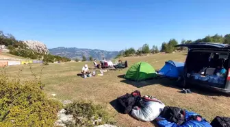 Yamaç Paraşütü Sporcuları Kapıkaya'yı Keşfetti