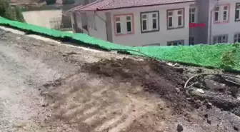 Elazığ'da Otomobil Okul Bahçesine Düştü: Sürücü Yaralı