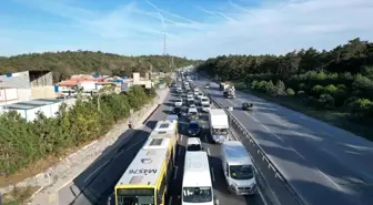 Arnavutköy'de Yol Çalışması Trafiği Kilitledi