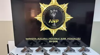 Aydın'da Kaçan Sürücünün Aracında 10 Ruhsatsız Tabanca Ele Geçirildi