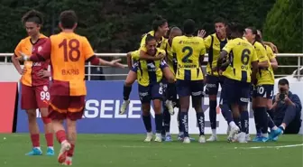 Fenerbahçe, Kadın Futbol Süper Ligi'nde Galatasaray'ı 2-0 yendi