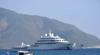 Lüks Süper Yat 'Golden Odyssey' Marmaris'te Akaryakıt İkmali Yapıyor