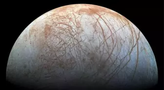 Jupiter'in uydusu Europa'da 'yaşamın izlerini' arayacak uzay aracı fırlatılıyor