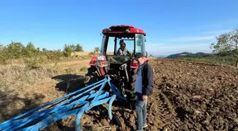 İnegöl'de Çiftçi Tarla Sürerken El Bombası Buldu