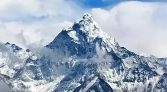 Everest'te Kayıp Dağcı Irvine'a Ait Bot Bulundu