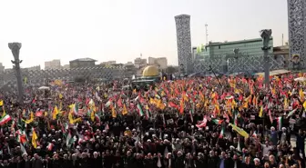 İran'da General Abbas Nilfuruşan İçin Cenaze Töreni Düzenlendi