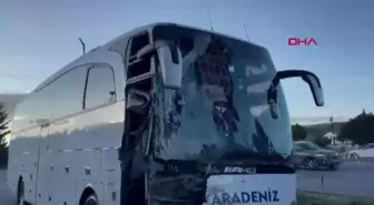 Afyonkarahisar'da Yolcu Otobüsü ile Kamyon Çarpıştı: 1 Ölü, 19 Yaralı