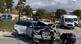 Kırklareli'nde Taksi ile Otomobil Çarpıştı: 4 Yaralı