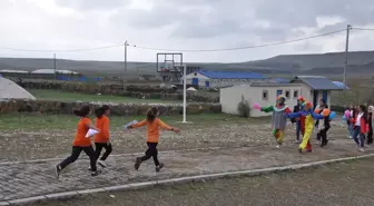 Kars Kafkas Üniversitesi Öğrencilerinden Çocuklara Destek Projesi