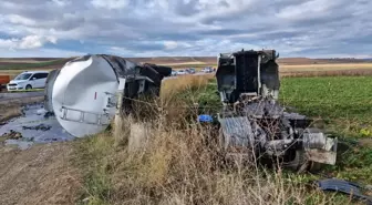 Çorum'da Tarım İşçilerini Taşıyan Minibüs ile Tanker Çarpıştı: 1 Ölü, 17 Yaralı