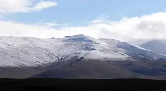 Doğu Anadolu'da Kar Yağışı Etkili Oluyor