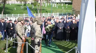 Boşnak lider İzetbegoviç, ölümünün 21. yılında kabri başında anıldı