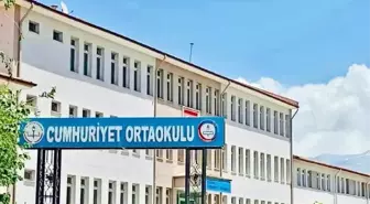 Cumhuriyet Ortaokulu Öğretmeni Sibel Derin Vefat Etti