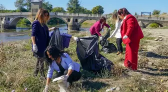 Kadın Muhtarlar Tunca Nehri'nde Çevre Temizliği Yaparak Farkındalık Yaratıyor