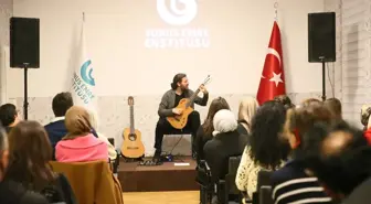 Viyana'da Mikrotonal Gitar Dinletisi Yoğun İlgi Gördü