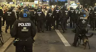 Berlin'de Filistin'e Destek Gösterisinde Polis Müdahalesi