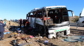 Aksaray'da Tur Otobüsü Kazasında Ölü Sayısı 7'ye Yükseldi