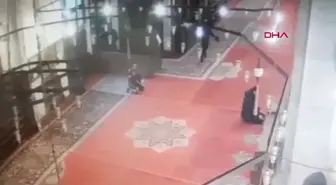 Fatih Camii'nde Bıçaklı Saldırı: 30 Yıla Kadar Hapis İsteniyor
