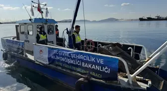 İstanbul Sahillerinde Deniz Yüzeyi Temizliği