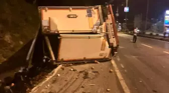 Hatay'da Freni Boşalan Tır Şarampole Devrildi