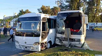 Manavgat'ta Otel Servislerinin Çarpışması: 13 Yaralı