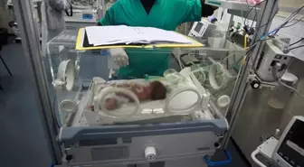 Hastanede 47 gün kalan bebek ailesine kırık ayak ve kafasında morluklarla teslim edildi