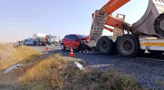 Afyonkarahisar'da Zincirleme Trafik Kazası: 1 Asker Hayatını Kaybetti