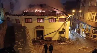 Tosya'da Tarihi Belediye Çifte Hamamı Yangında Zarar Gördü