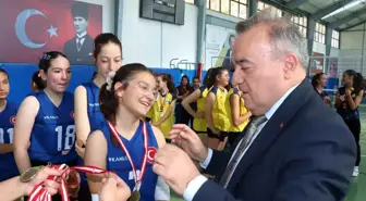 Ertuğrulgazi Ortaokulu Voleybol Turnuvasının Şampiyonu Oldu