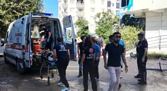 Antalya'da İnşaat Iskelesi Çöktü: 2 İşçi Yaralandı