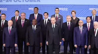 Cumhurbaşkanı Erdoğan, BRICS Zirvesi aile fotoğrafı çekimine katıldı