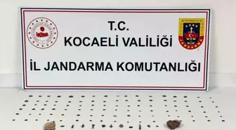 Kocaeli'nde Tarihi Eser Kaçakçılığı Operasyonu: 100 Sikke ve 15 Obje Ele Geçirildi