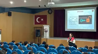 Mersin'de Öğrencilere Siber Farkındalık Eğitimi Verildi