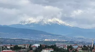 Amasya'da Kar Yağışı Yüksek Kesimleri Beyaza Bürüdü