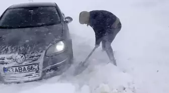 Artvin'de Yoğun Kar Yağışı Ulaşımı Olumsuz Etkiliyor