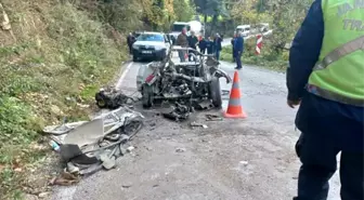 Sinop'ta Kaza: Fiat Tofaş Kağıt Gibi Dağıldı, 3 Yaralı