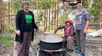 Oğuzlar'da Cevizli Sucuk Hazırlıkları Başladı