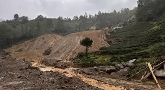 Çayeli'nde Sağanak Yağışlar Heyelana Neden Oldu