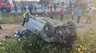 Sakarya'da Takla Atan Otomobilde 3 Yaralı