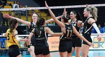 VakıfBank, Sarıyer Belediyespor'u 3-0 Mağlup Etti