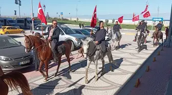 Cumhuriyet'in 101. Yılında İstiklal Yolu'nda Atlı Geçit Töreni