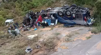 Meksika'da yolcu otobüsü, kamyonla çarpıştı: 24 ölü, 5 yaralı