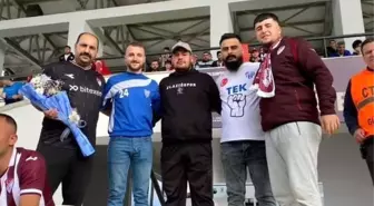 Dostluk ve Fair-Play Örneği: Elazığspor Taraftarları Erbaa'da Çiçeklerle Karşılandı